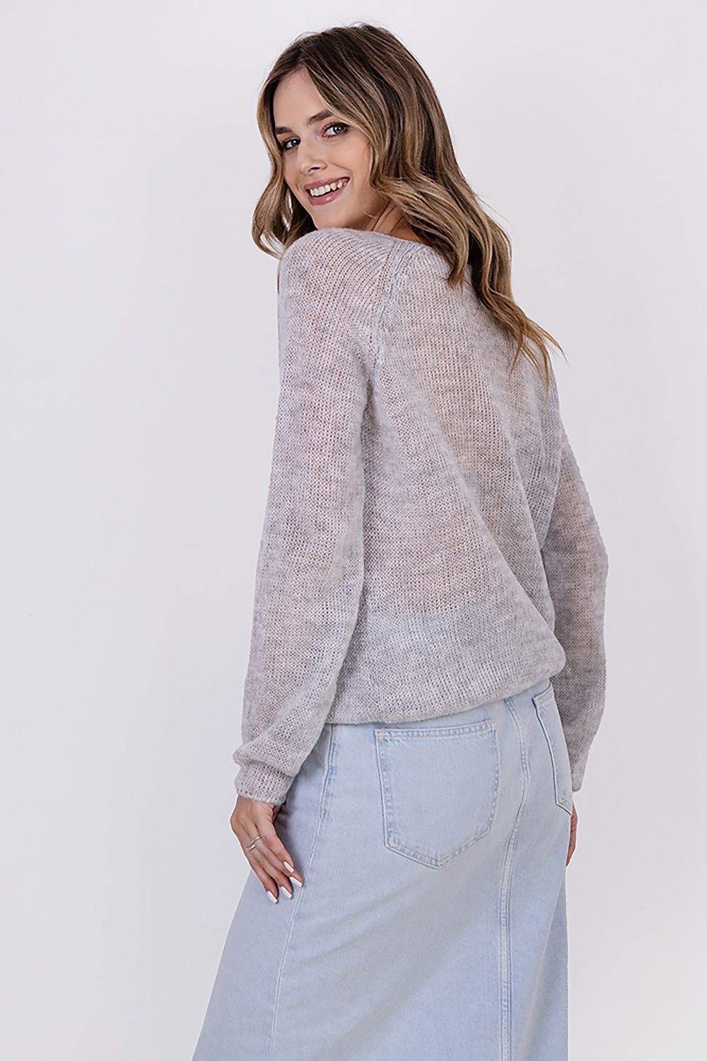   Sweter Damski Model SWE320 Light Grey - MKM 