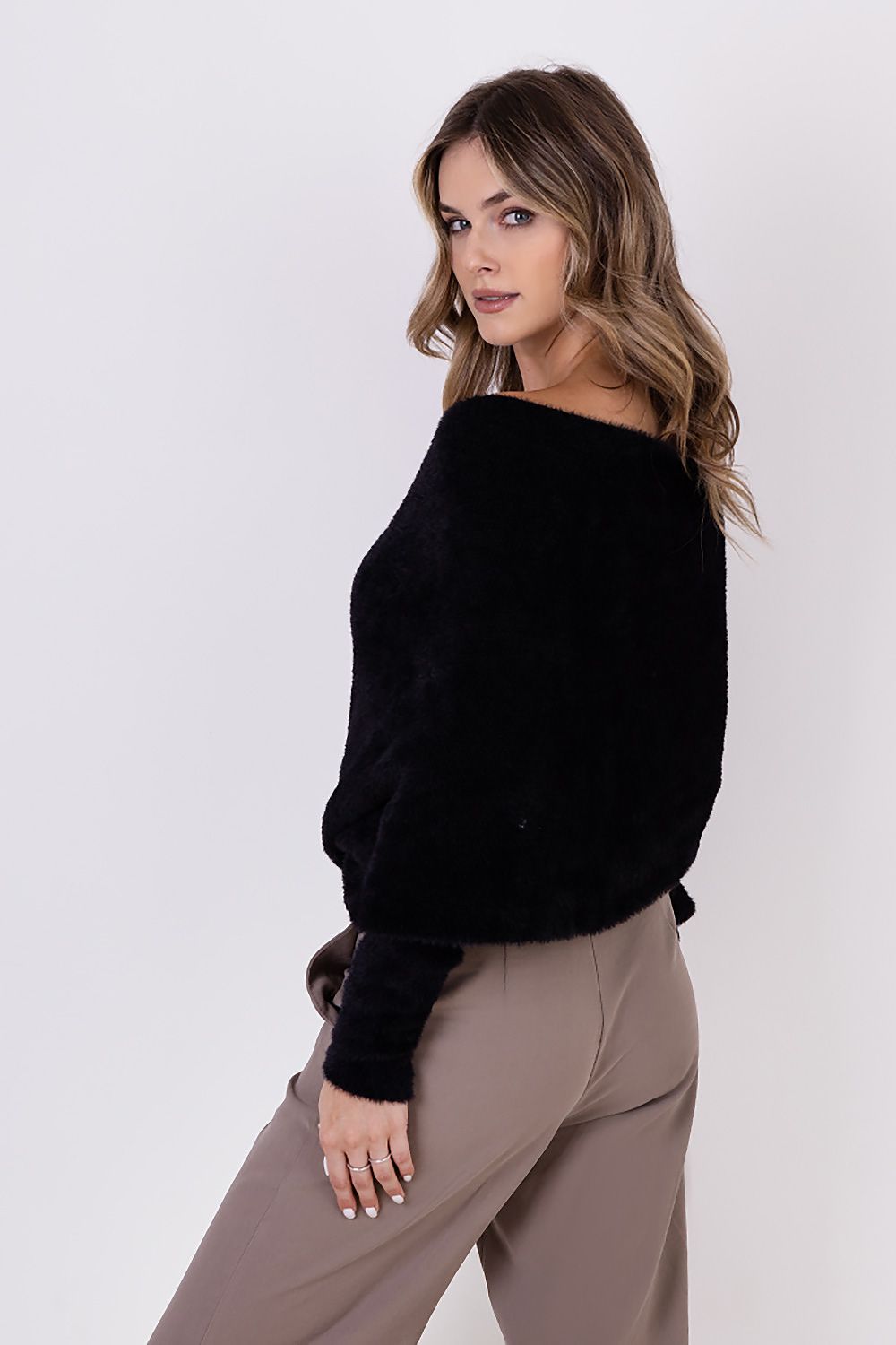   Sweter Damski Model SWE277 Black - MKM 