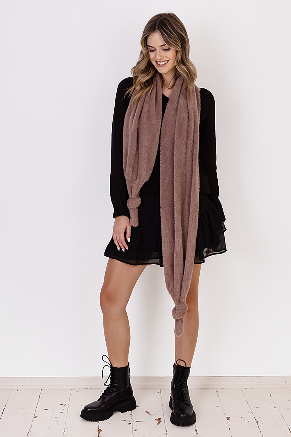   Sweter Damski Model SWE277 Mocca - MKM 
