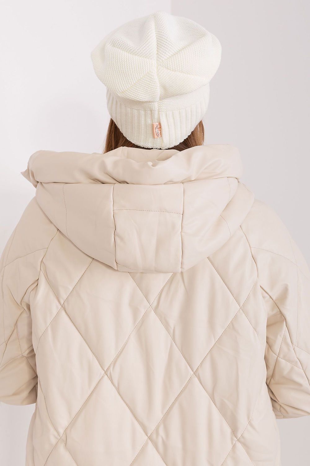   Czapka Damska Model JK-CZ-13-1.20 Ecru - Rue Paris 