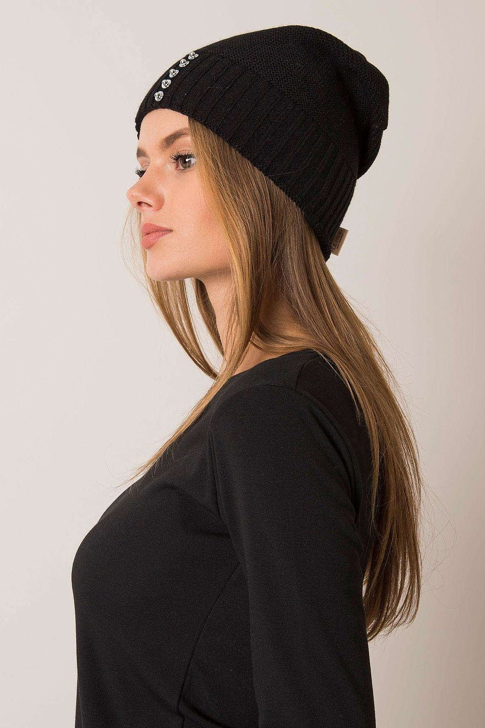  Czapka Damska Model JK-CZ-13.65 Black - Rue Paris 