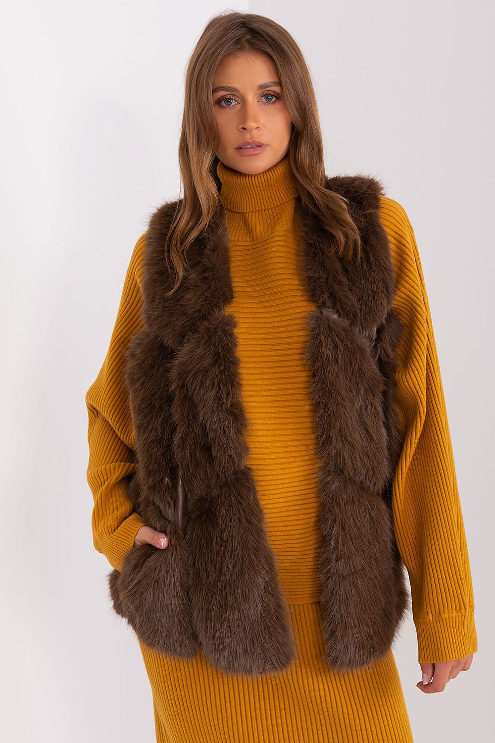   Kamizelka Model AT-KZ-2375.00P Dark Brown - AT 