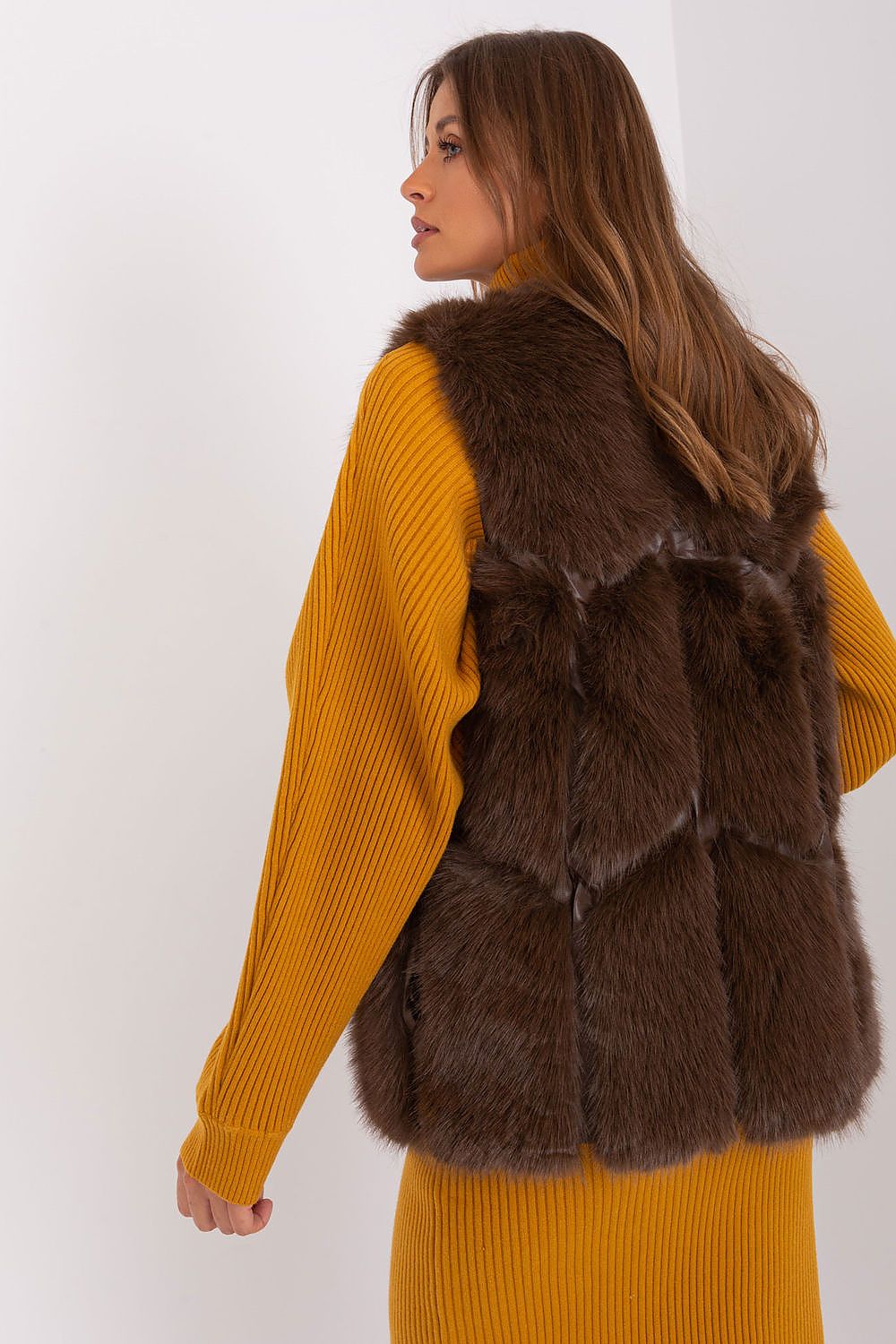   Kamizelka Model AT-KZ-2375.00P Dark Brown - AT 