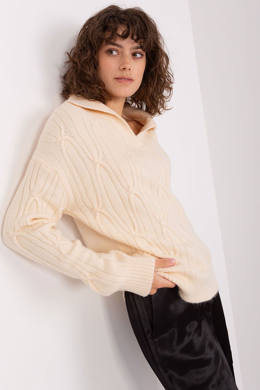   Sweter Damski Model AT-SW-2349-2.27 Light Beige - AT 