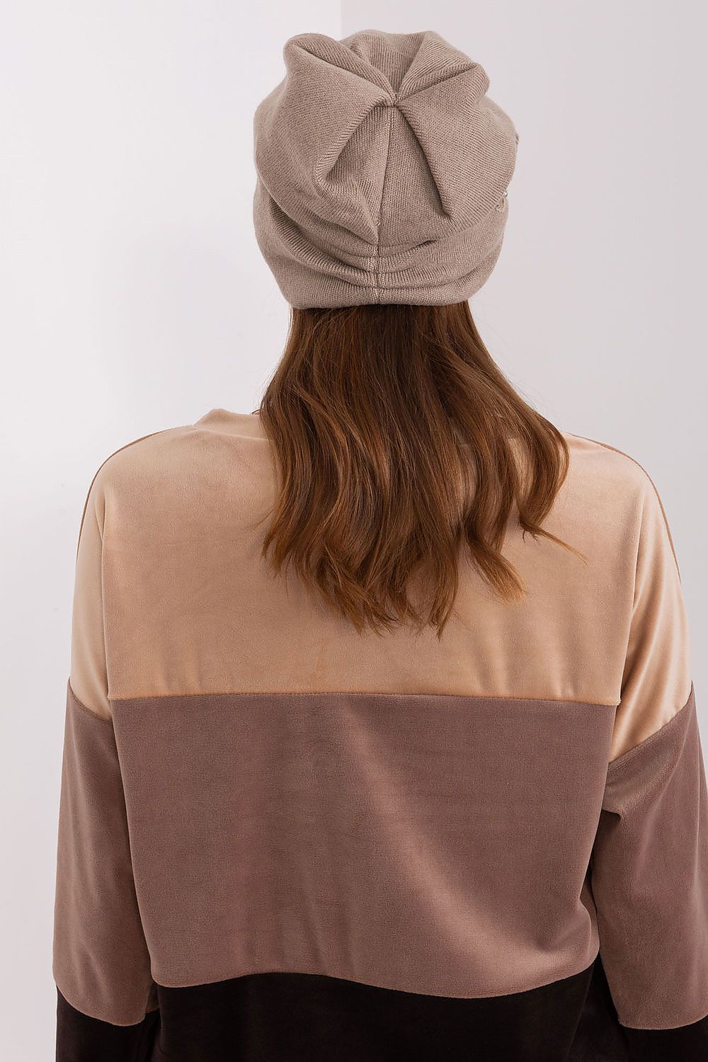   Czapka Model AT-CZ-2329.79 Dark Beige - AT 