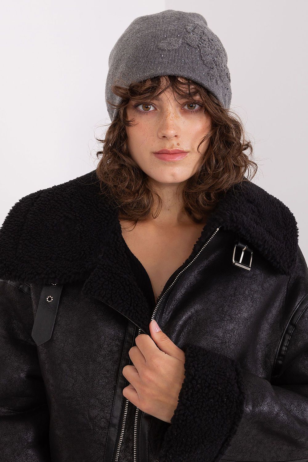   Czapka Model AT-CZ-23250.61P Dark Grey - AT 