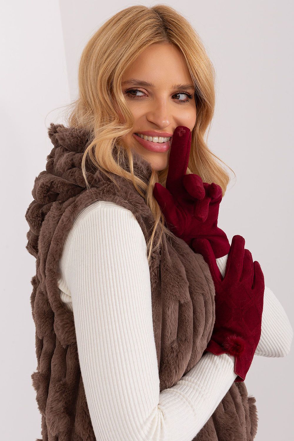   Rękawiczki Model AT-RK-239506.98 Bordo - AT 