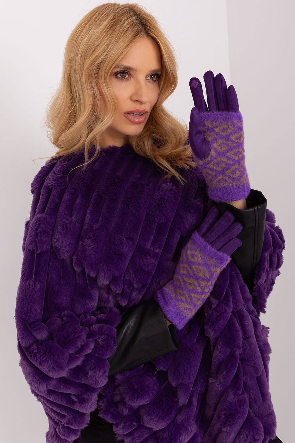   Rękawiczki Model AT-RK-2310.91 Dark Violet - AT 