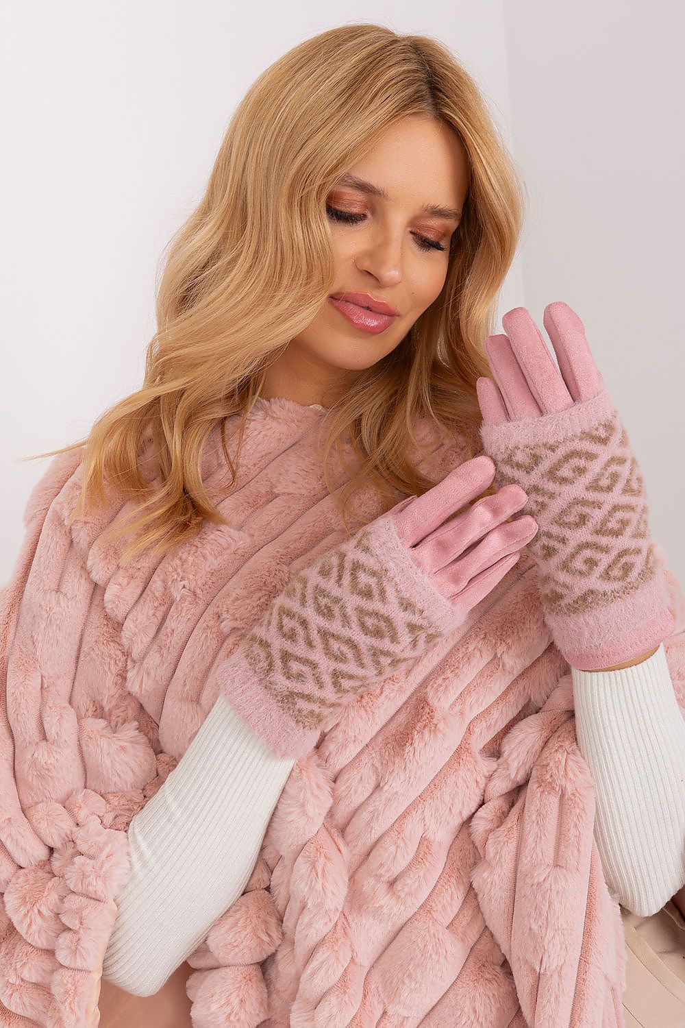   Rękawiczki Model AT-RK-2310.91 Light Pink - AT 