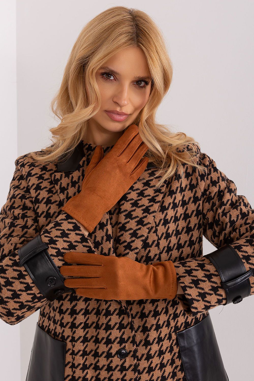   Rękawiczki Model AT-RK-2370.99 Light Brown - AT 