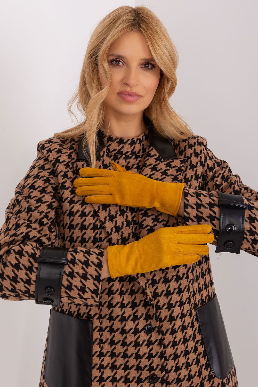   Rękawiczki Model AT-RK-2370.99 Dark Yellow - AT 