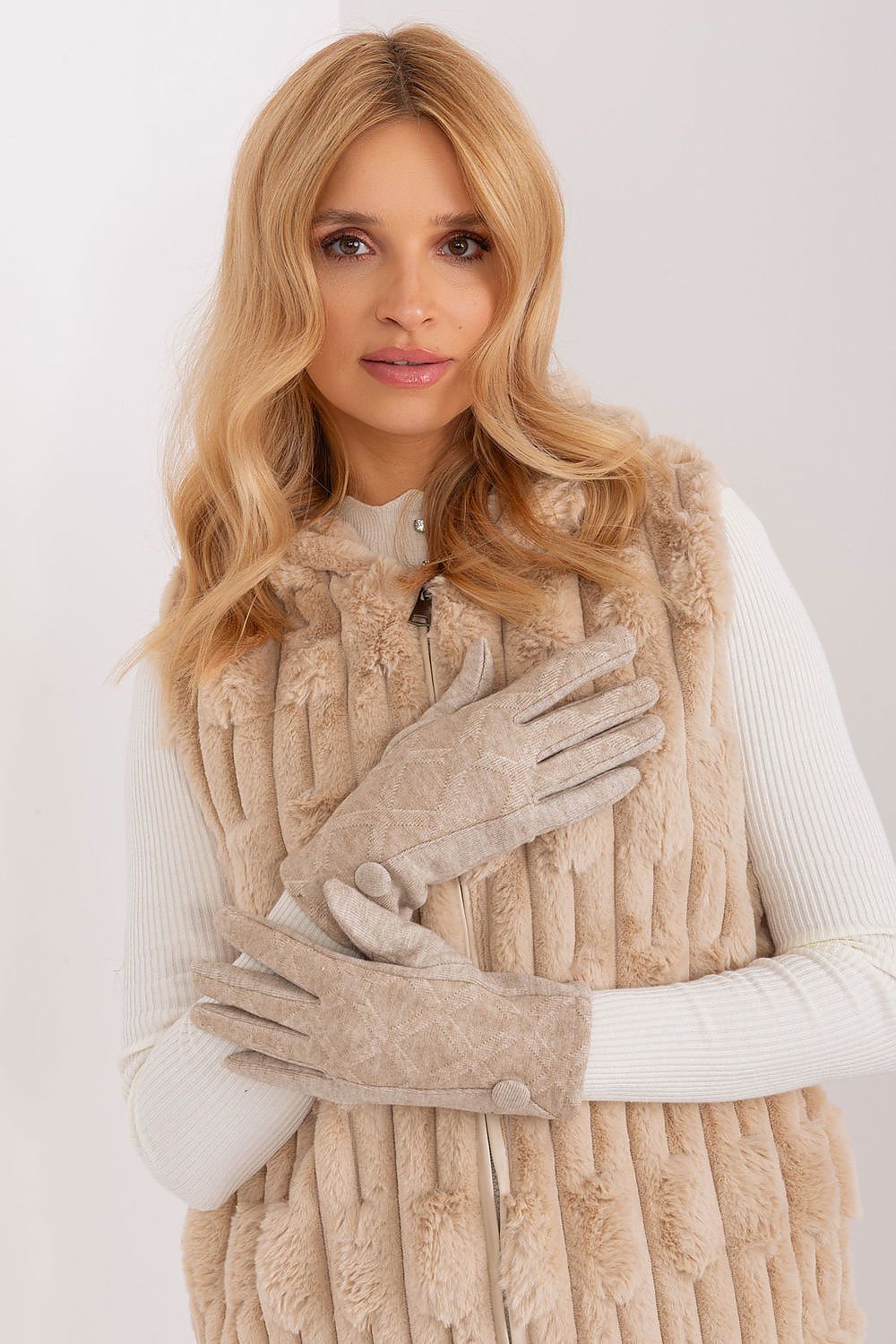   Rękawiczki Model AT-RK-239501.10 Beige - AT 