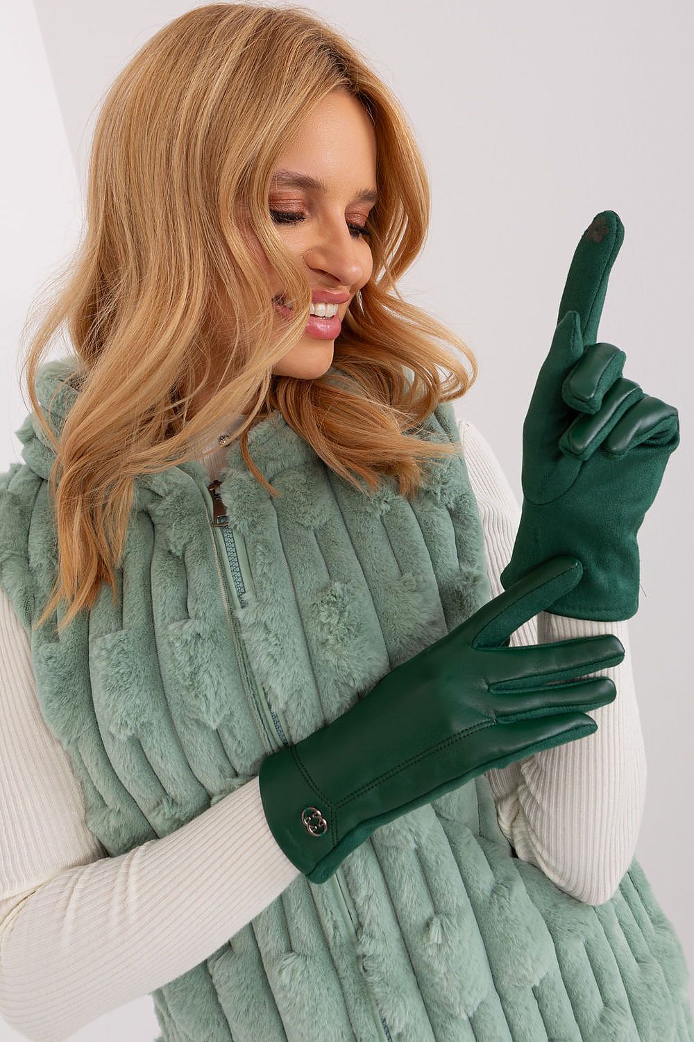   Rękawiczki Model AT-RK-239801.11 Dark Green - AT 