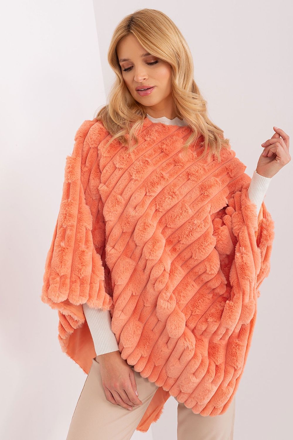  Sweter Ponczo Model AT-PN-2347.16 Orange - AT 