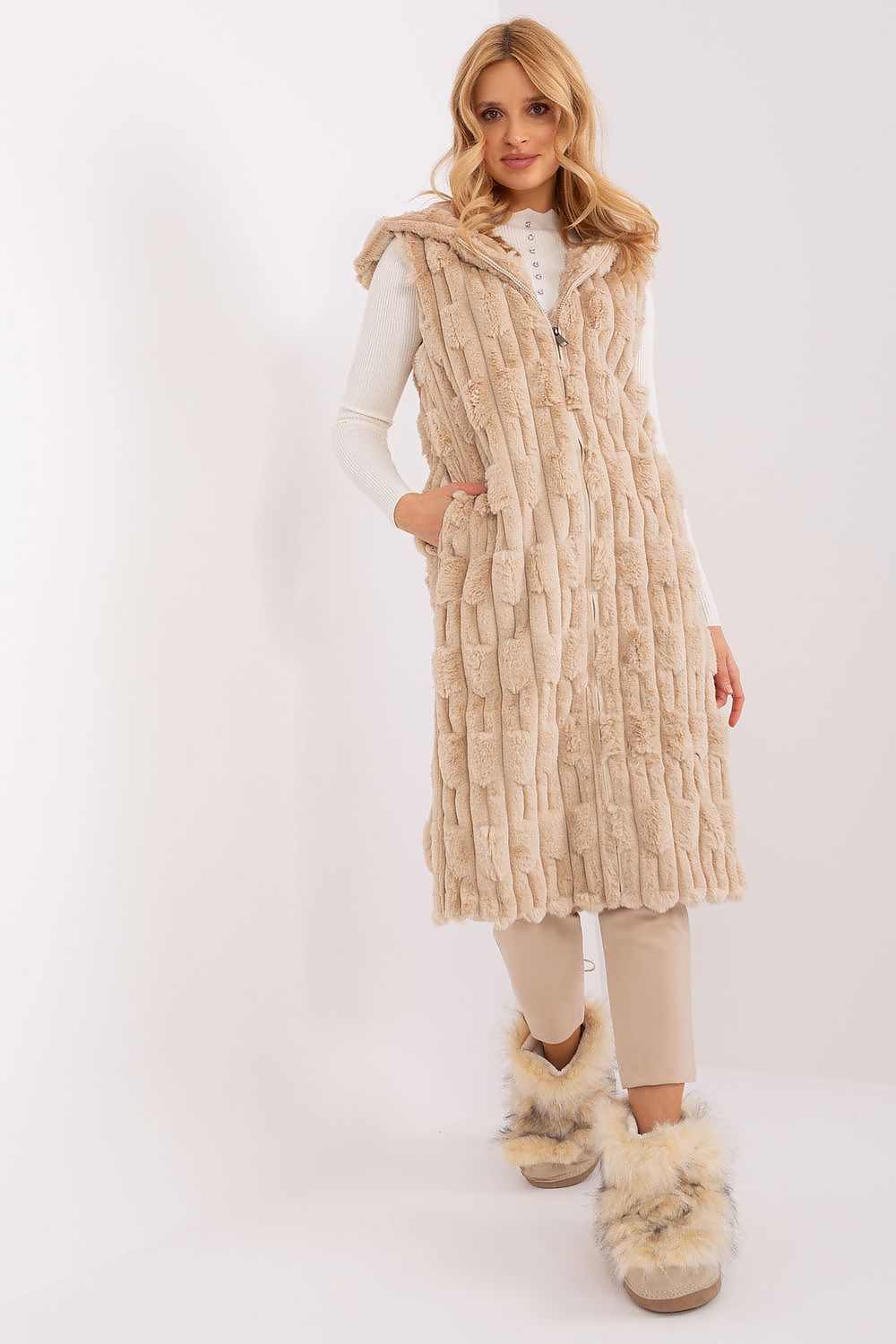   Kamizelka Model AT-KZ-2368-1.07 Beige - AT 