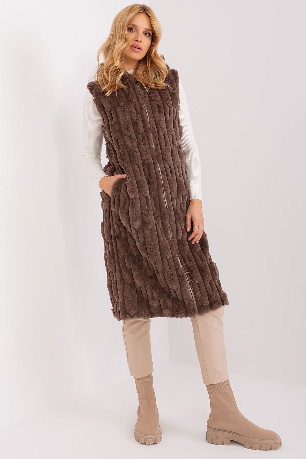   Kamizelka Model AT-KZ-2368-1.07 Brown - AT 