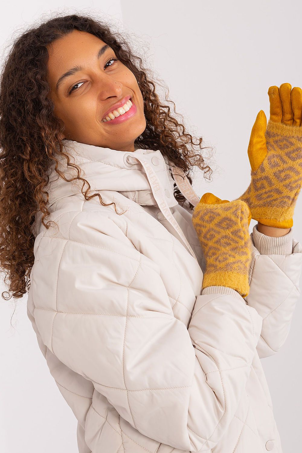   Rękawiczki Model AT-RK-2310.88 Dark Yellow - AT 