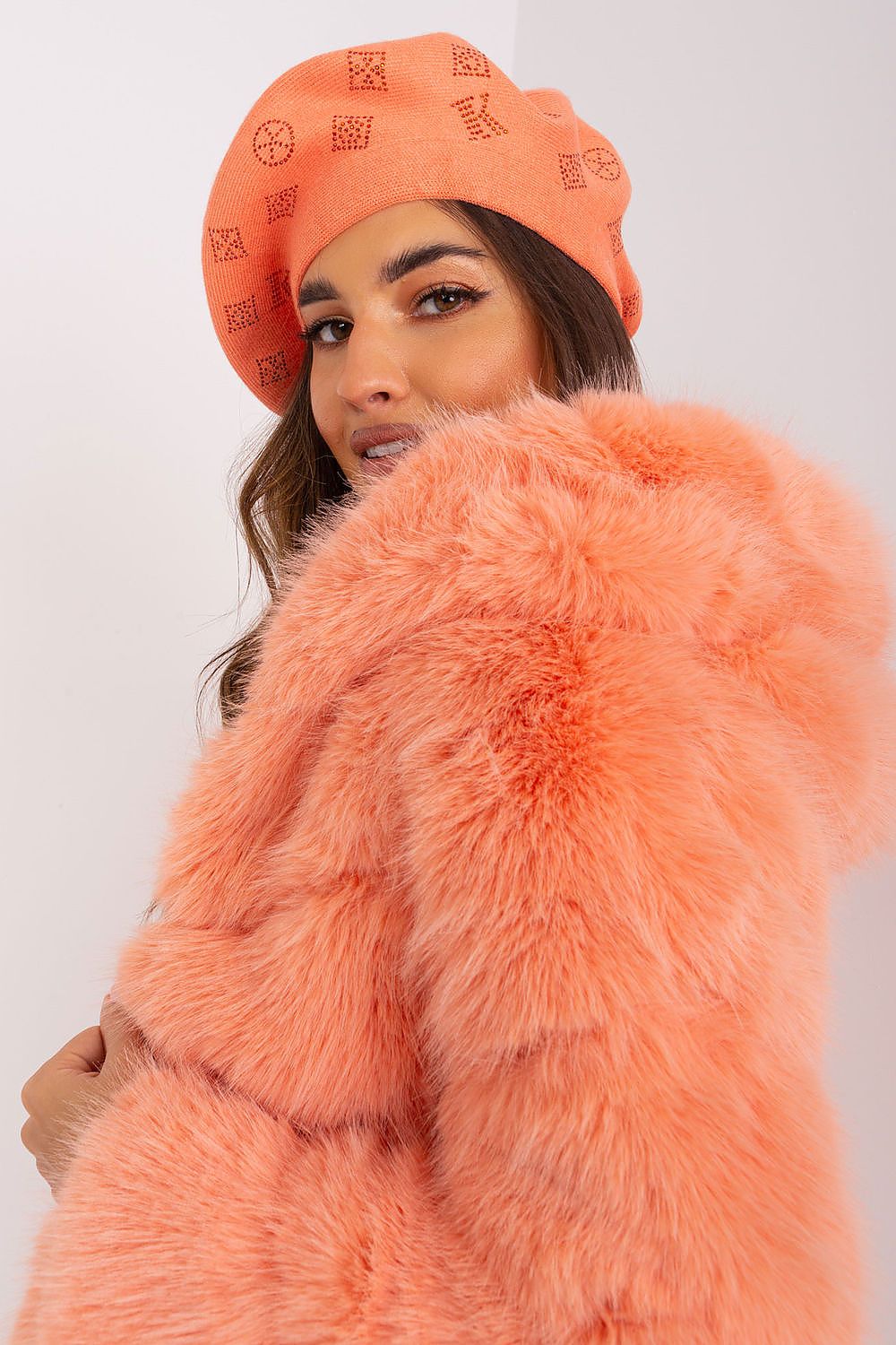   Beret Model AT-CZ-2318.3 Bbrzoskwinia - AT 