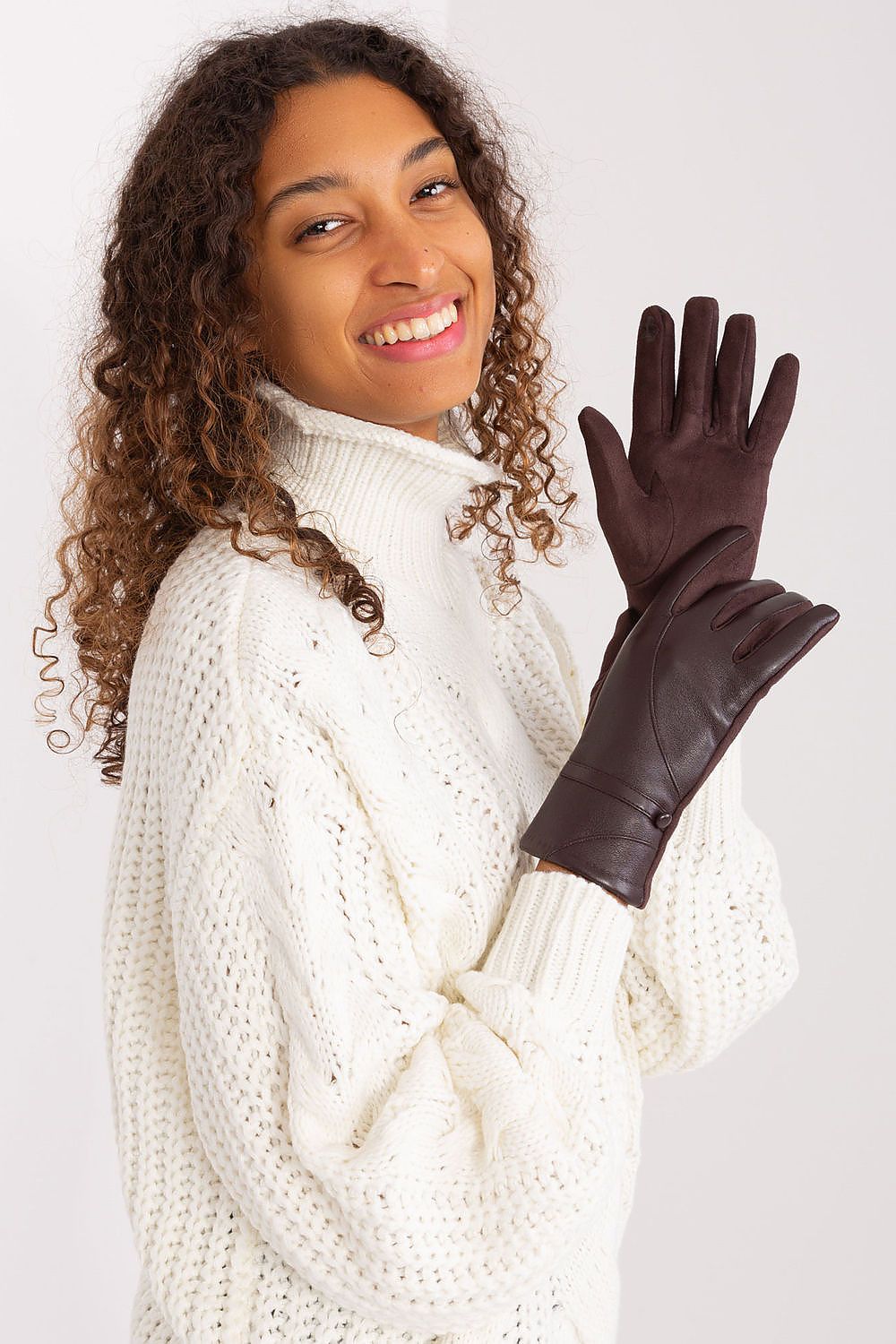   Rękawiczki Model AT-RK-239802.28 Dark Brown - AT 