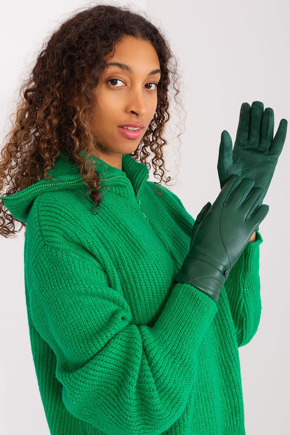   Rękawiczki Model AT-RK-239802.28 Dark Green - AT 