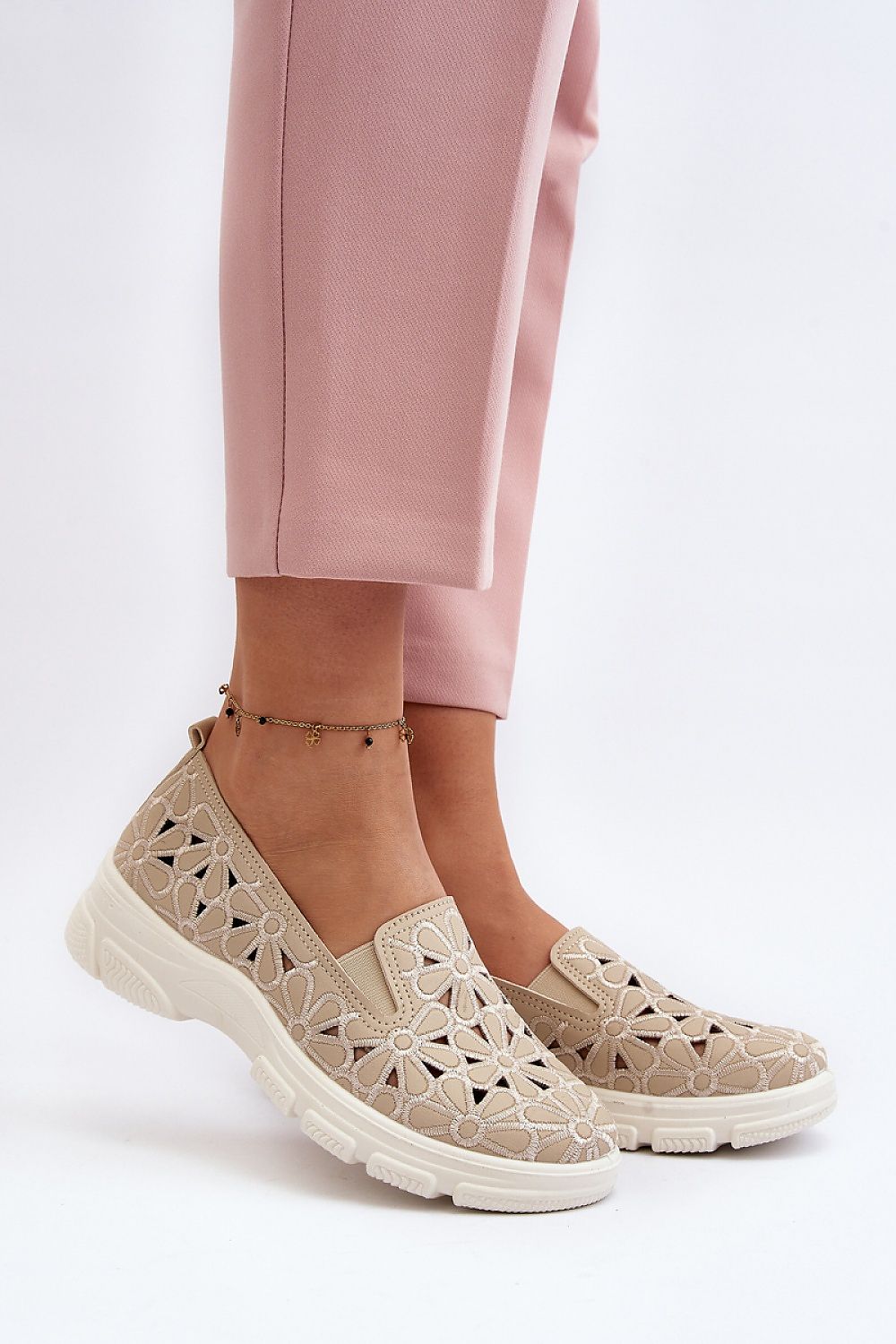   Półbuty Model Emilei 23PB02-5592 Beige - Step in style 