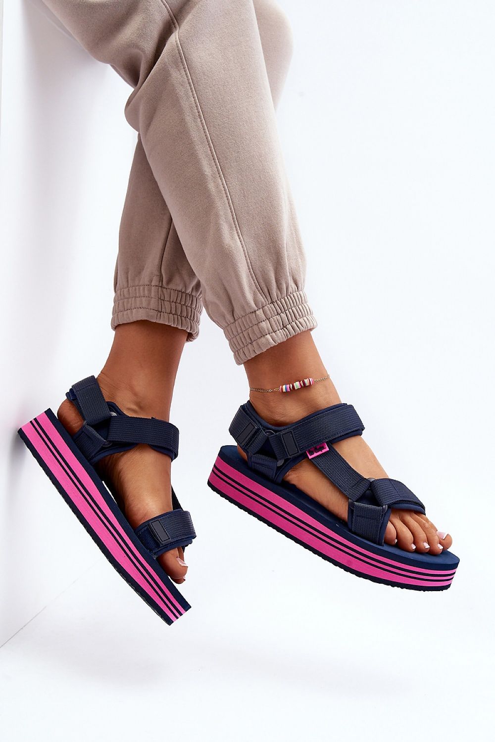  Sandały Model Lee Cooper LCW-24-05-2754L Navy/Fuksja - Step in style 