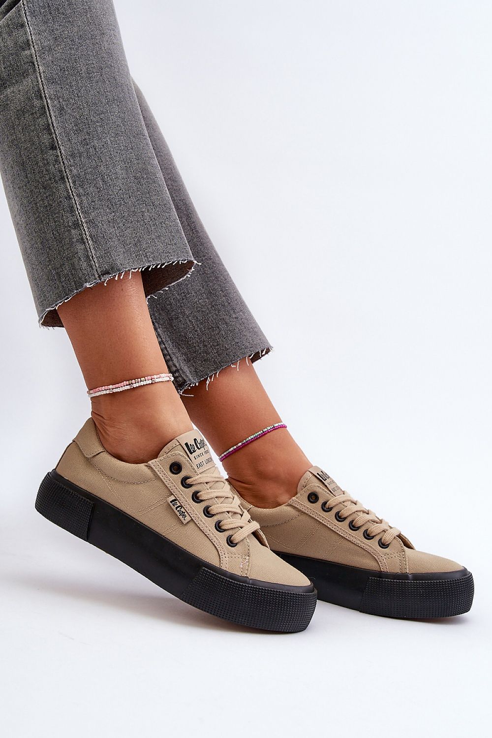   Trampki Model Lee Cooper LCW-24-31-2721 Beige - Step in style 