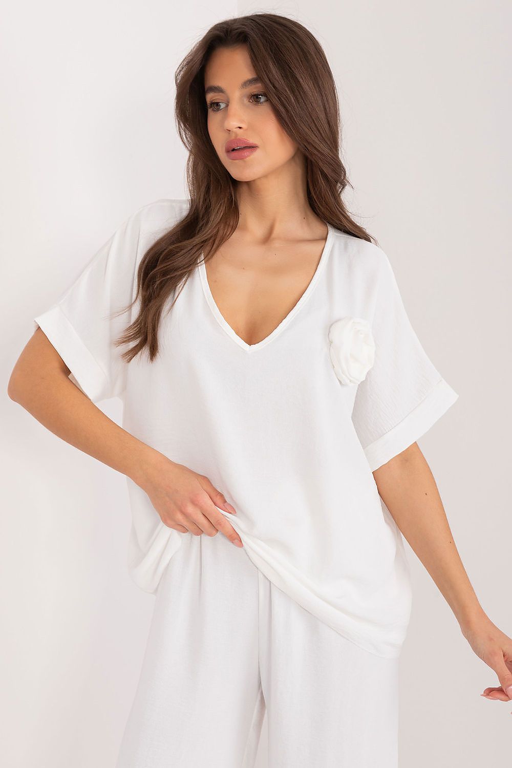   Bluzka Model DHJ-BZ-8368.02 Ecru - Italy Moda 