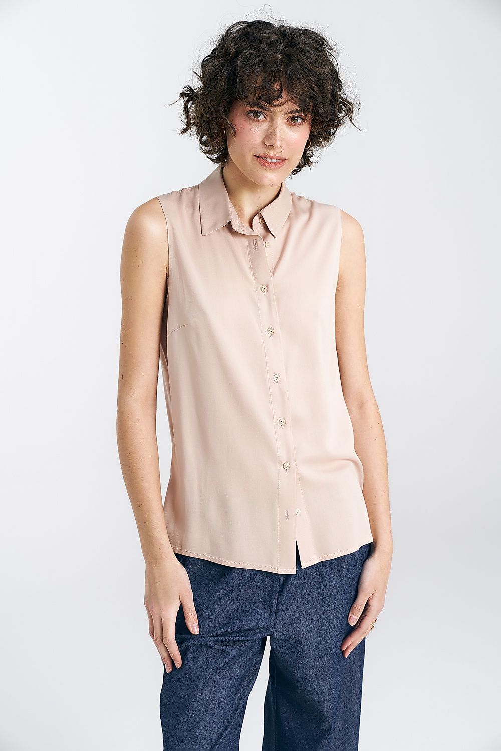   Bluzka bez rękawów z kołnierzykiem B159 Beige - Nife 