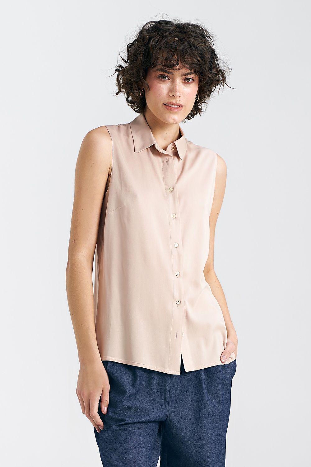   Bluzka bez rękawów z kołnierzykiem B159 Beige - Nife 