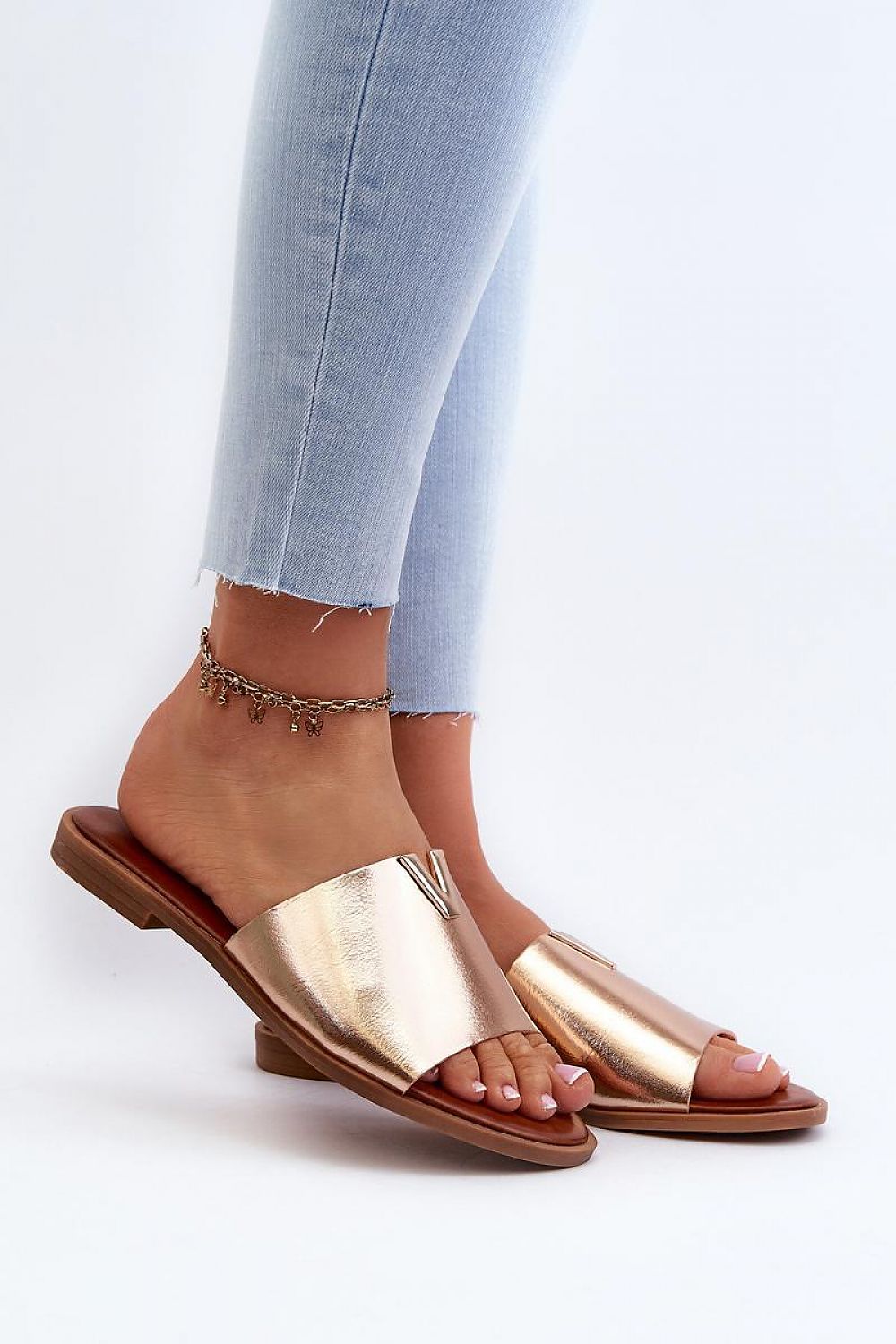  Sandał Klapki Model Maliha 24SD97-7736 Gold - Step in style 