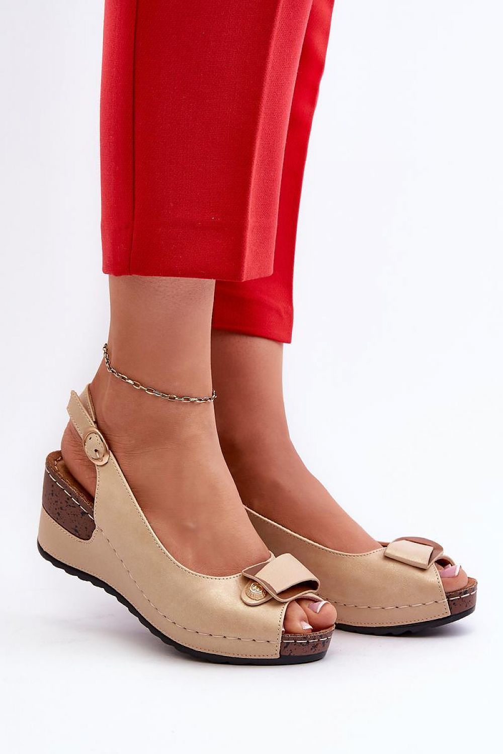  Sandały Model Efravia 24SD98-6230 Beige - Step in style 