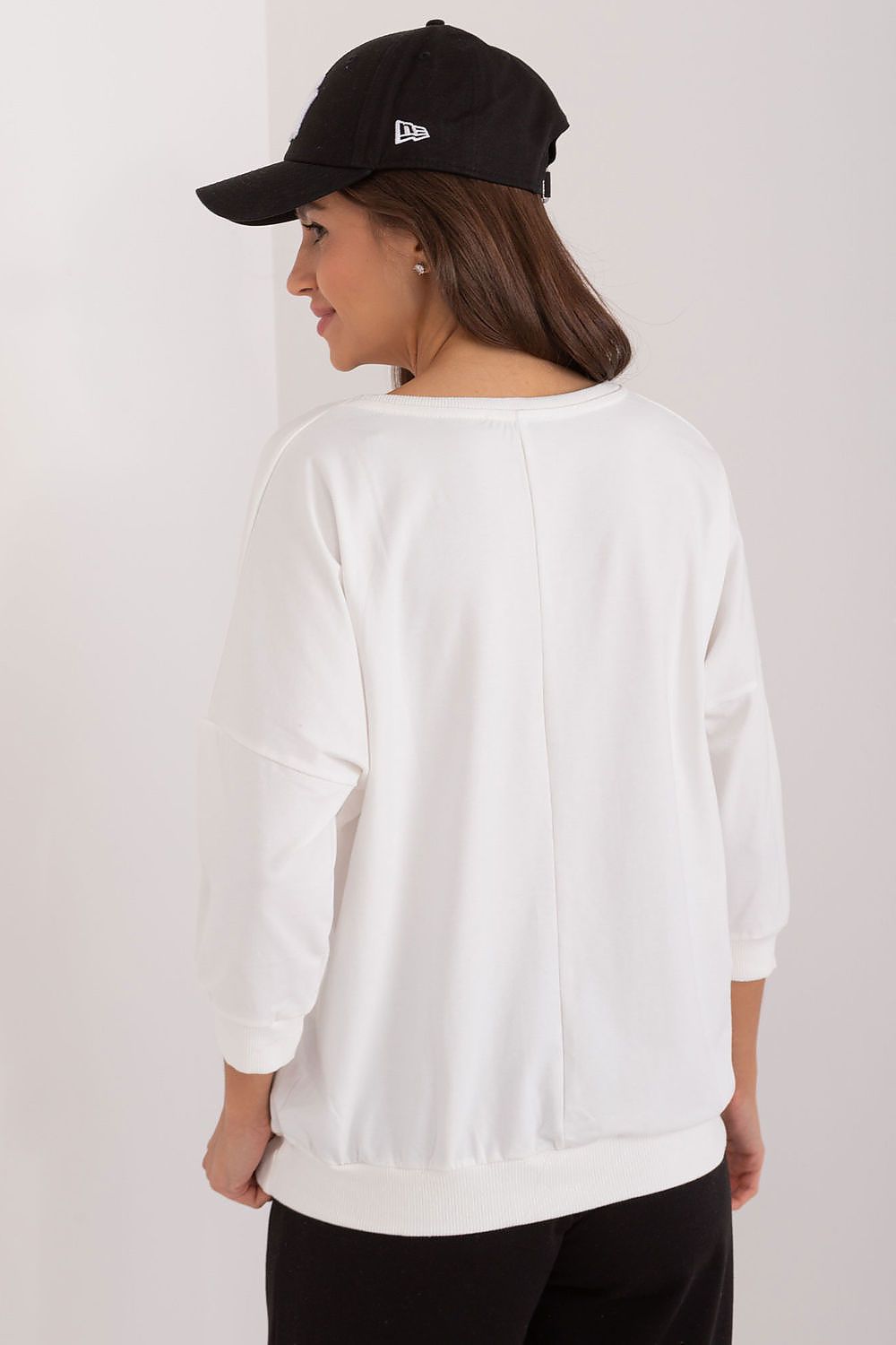   Bluza Damska Model RV-BZ-9519.22 Ecru - Relevance 