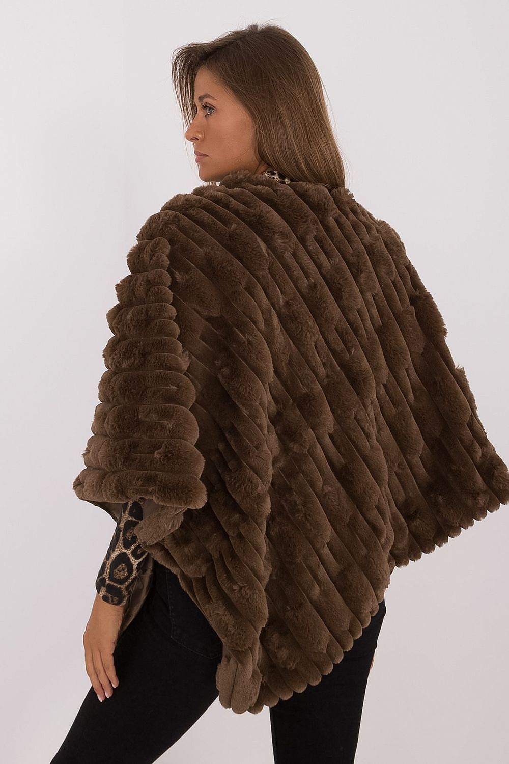  Sweter Ponczo Model AT-PN-2347.88 Dark Brown - AT 