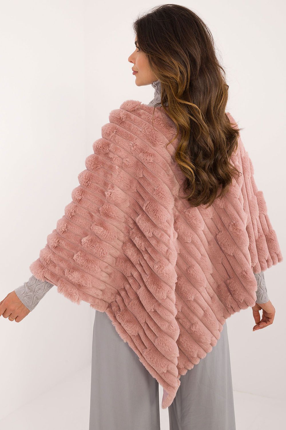  Sweter Ponczo Model AT-PN-2347.88 Dark Pink - AT 