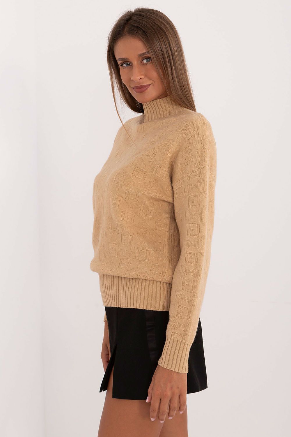   Sweter Damski Model AT-SW-2339.54 Light Camel - AT 