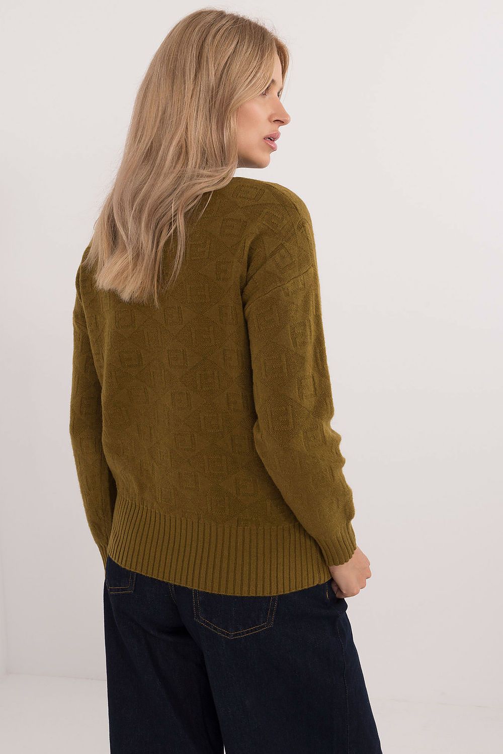   Sweter Damski Model AT-SW-2339.54 Oliwka - AT 