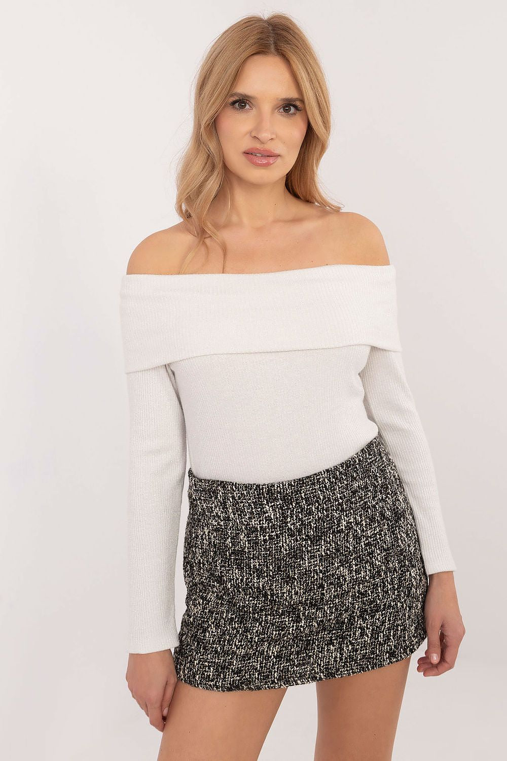   Sweter Damski Model DHJ-SW-A2449.33 Ecru - Italy Moda 