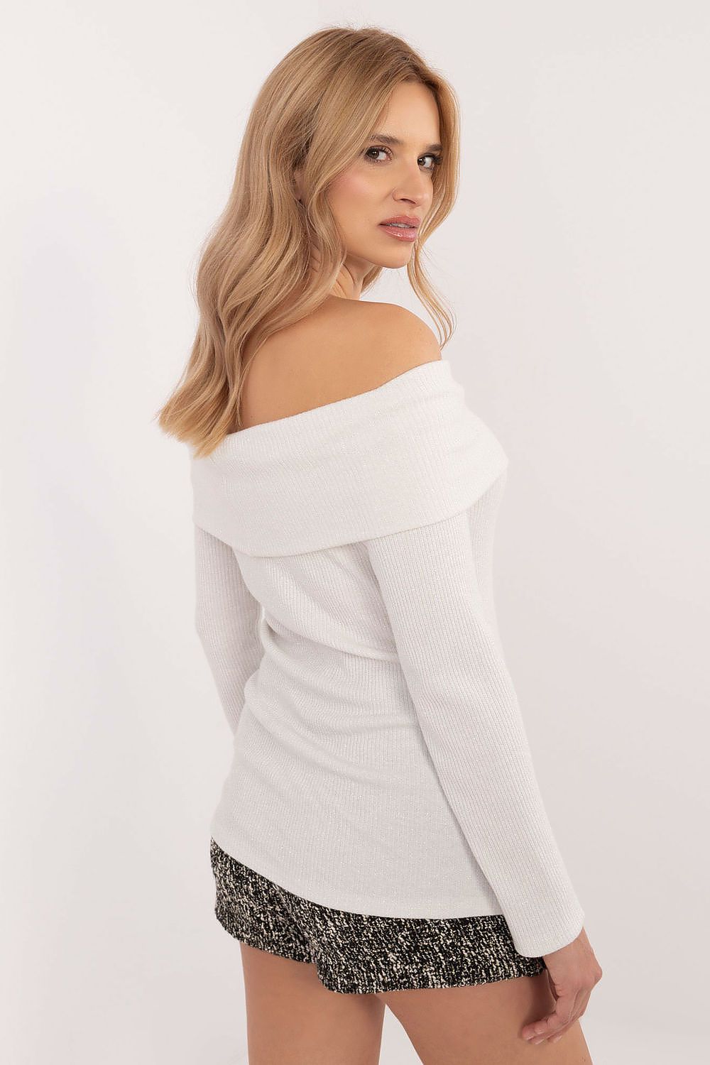   Sweter Damski Model DHJ-SW-A2449.33 Ecru - Italy Moda 