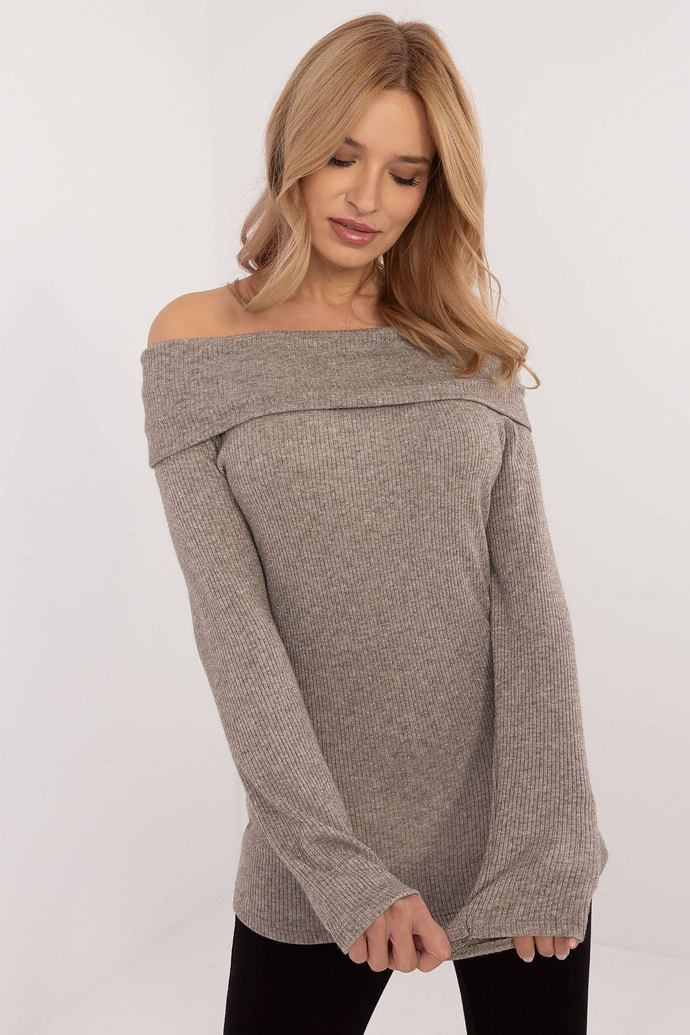   Sweter Damski Model DHJ-SW-A2449.33 Dark Beige - Italy Moda 