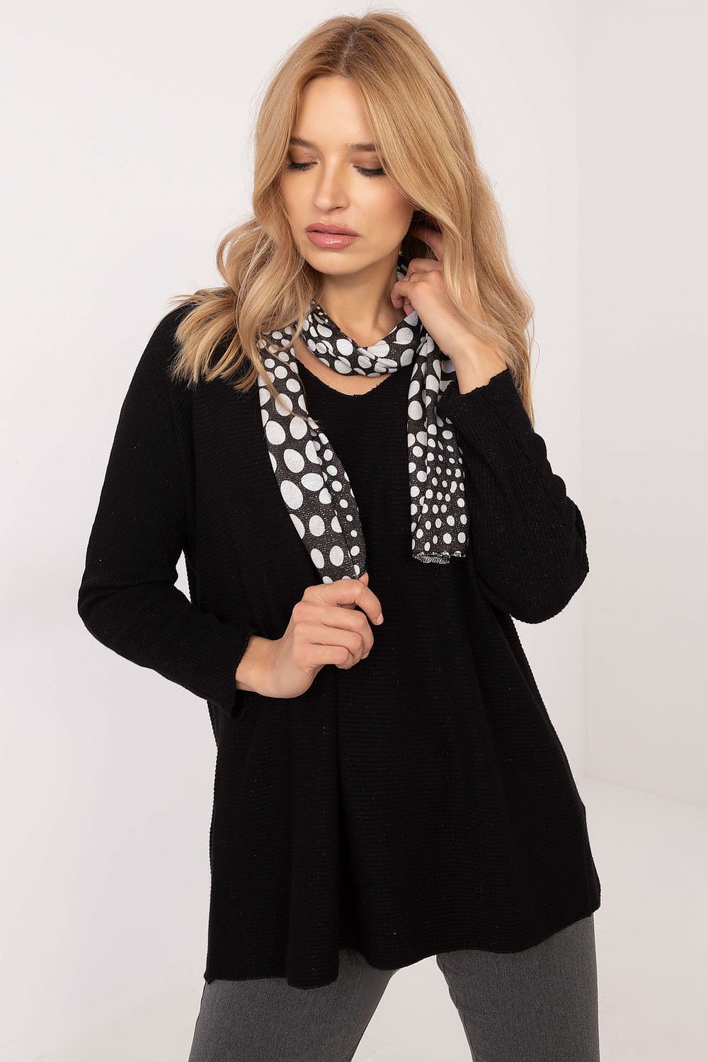   Sweter Damski Model DHJ-BZ-19226.91 Black - Italy Moda 