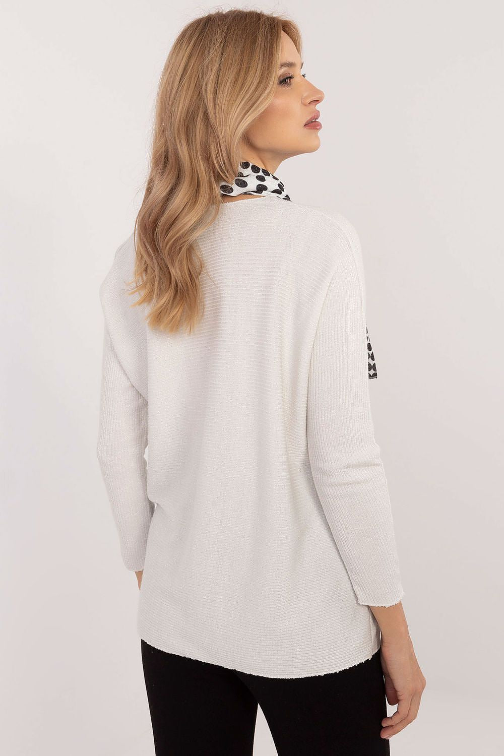   Sweter Damski Model DHJ-BZ-19226.91White - Italy Moda 