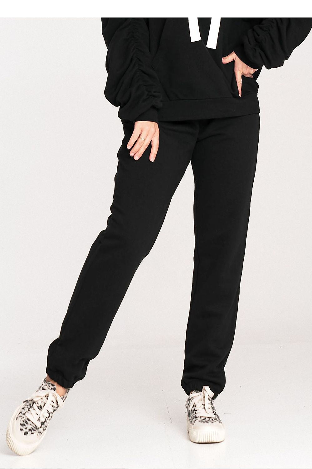  Spodnie Dresowe Model M1056 Black - Figl 