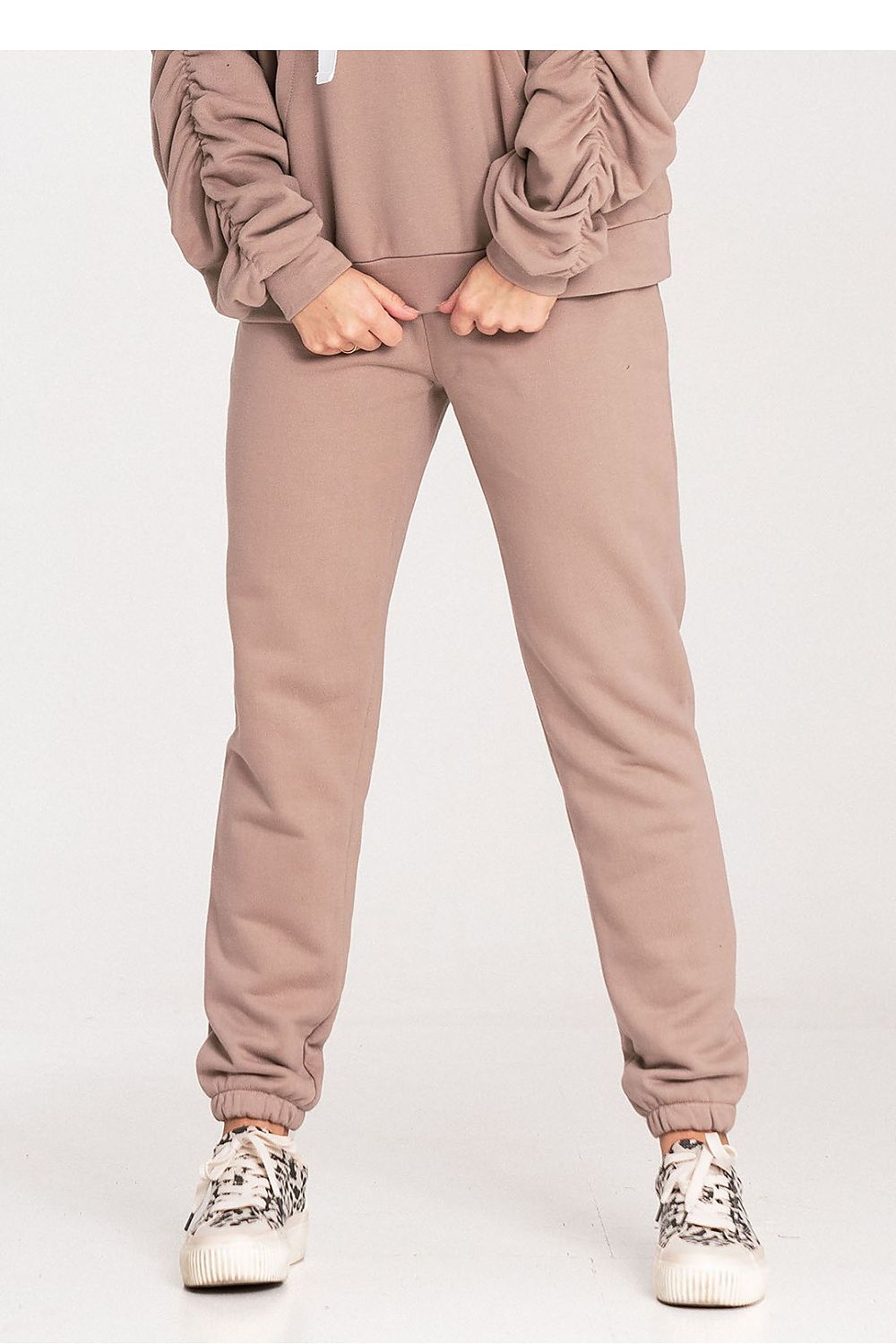  Spodnie Dresowe Model M1056 Beige - Figl 