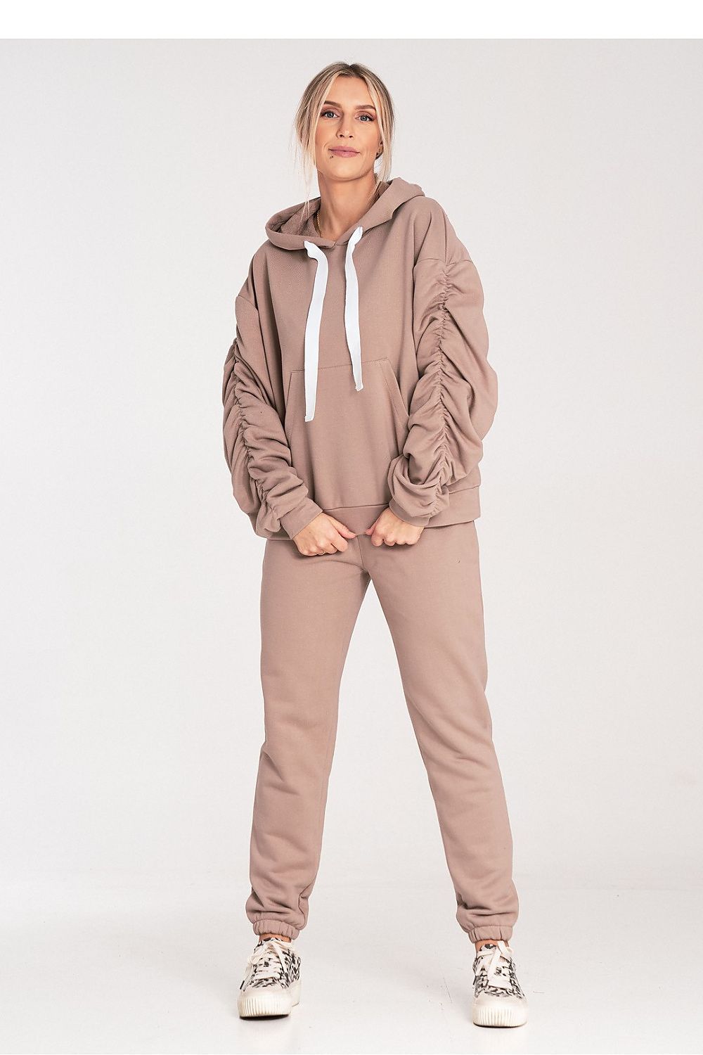  Spodnie Dresowe Model M1056 Beige - Figl 