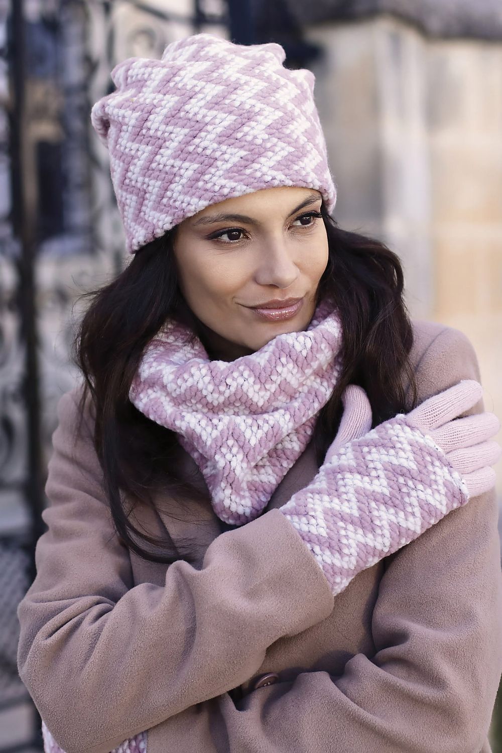   MADISON czapka z pomponem eco w kolorze różowym - Kamea 
