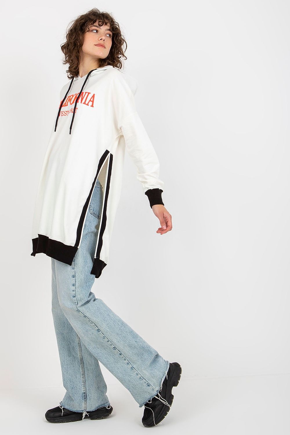   Bluza Damska Model VI-BL-327.70P Ecru - Factory Price 