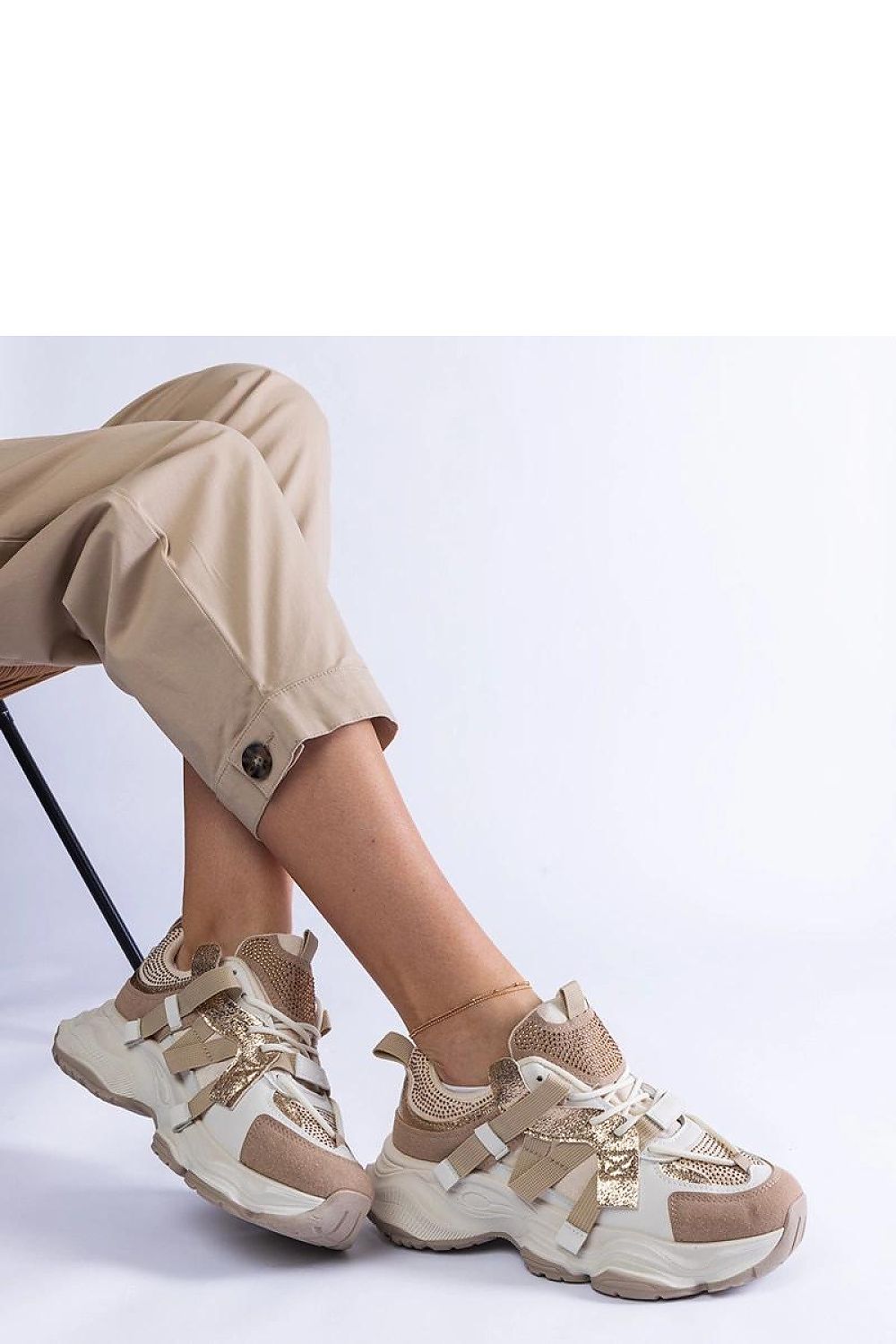   Beżowe sneakersy ze złotymi wstawkami Candra - Solea 