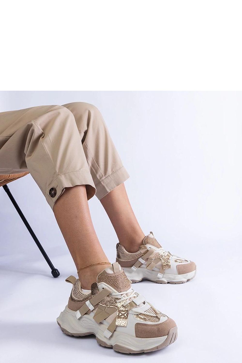   Beżowe sneakersy ze złotymi wstawkami Candra - Solea 