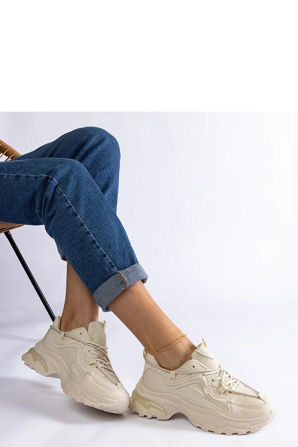   Beżowe sneakersy sportowe damskie Urena - Solea 